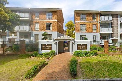 Apartment / Flat For Rent in Claremont, Cape Town