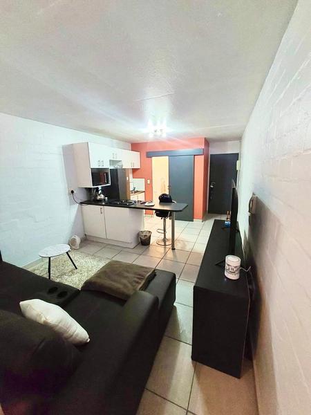 Apartment / Flat For Rent in Wynberg, Cape Town